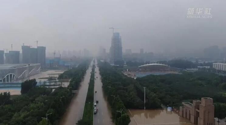 豫飛在行動丨日夜奮戰(zhàn)卸物資，齊心協(xié)力抗災(zāi)情